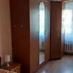 у реки *